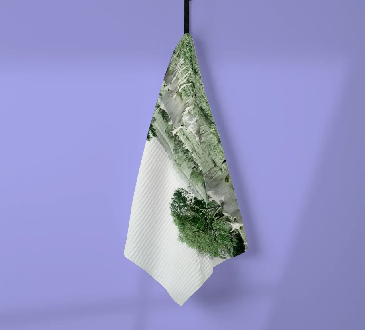 Vaches blanches dans un champ vert torchon de KISSA STUDIO