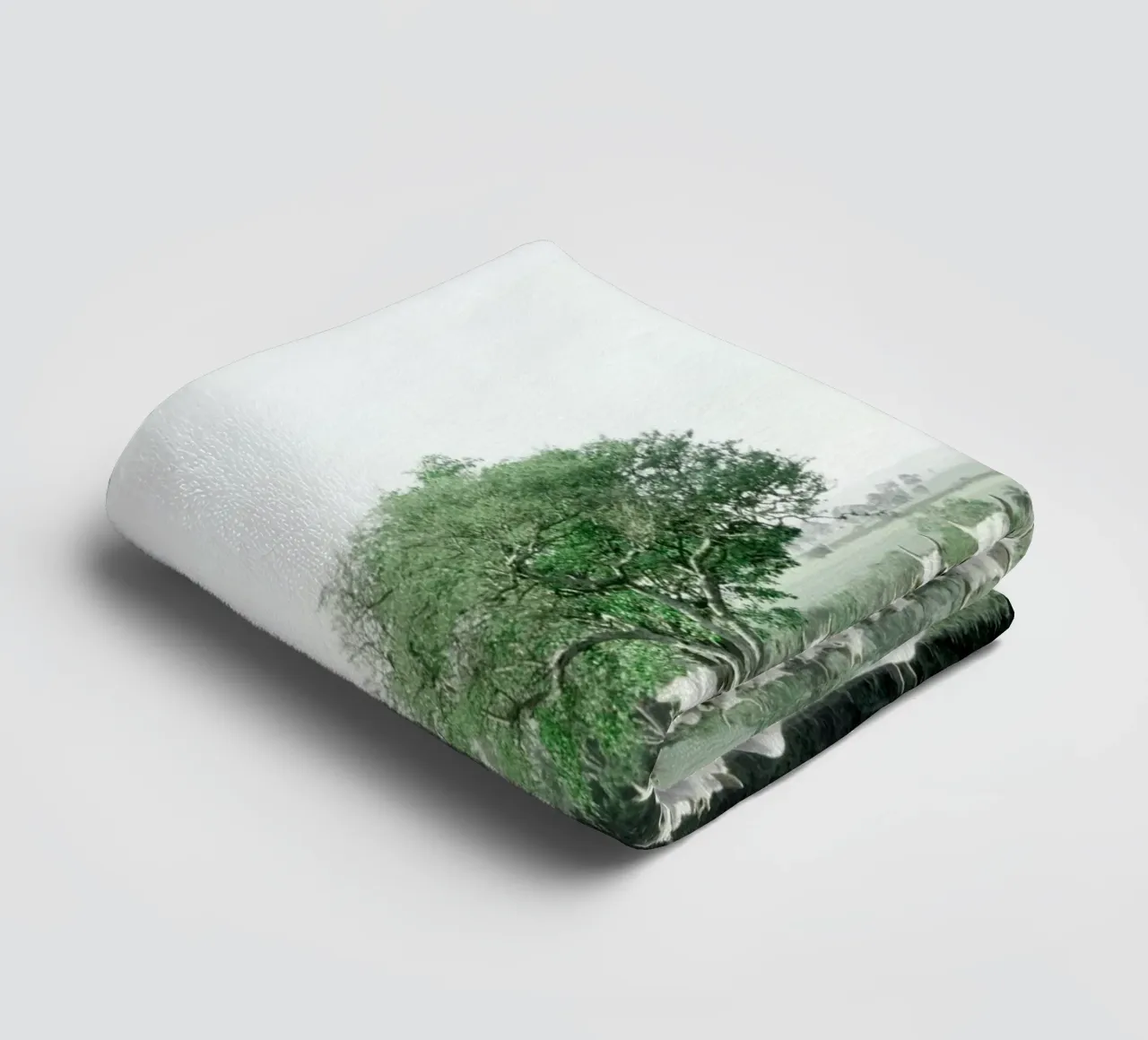 Mucche bianche in un campo verde asciugamano da bagno da KISSA STUDIO