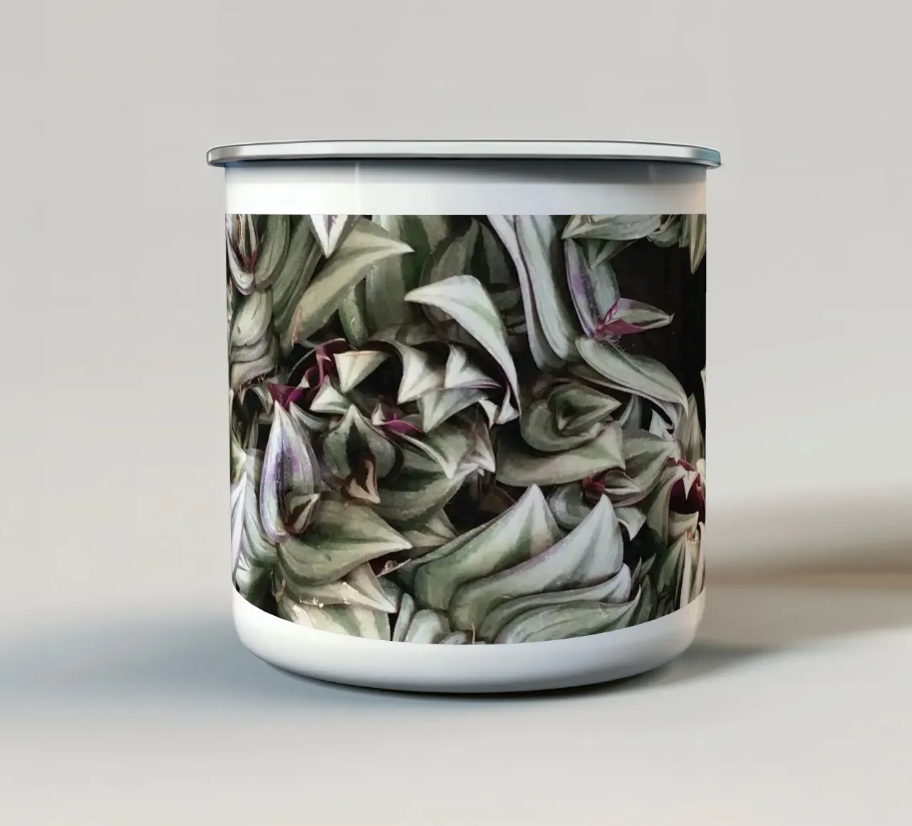 Movimento tazza in smalto da Cassia Beck Photography