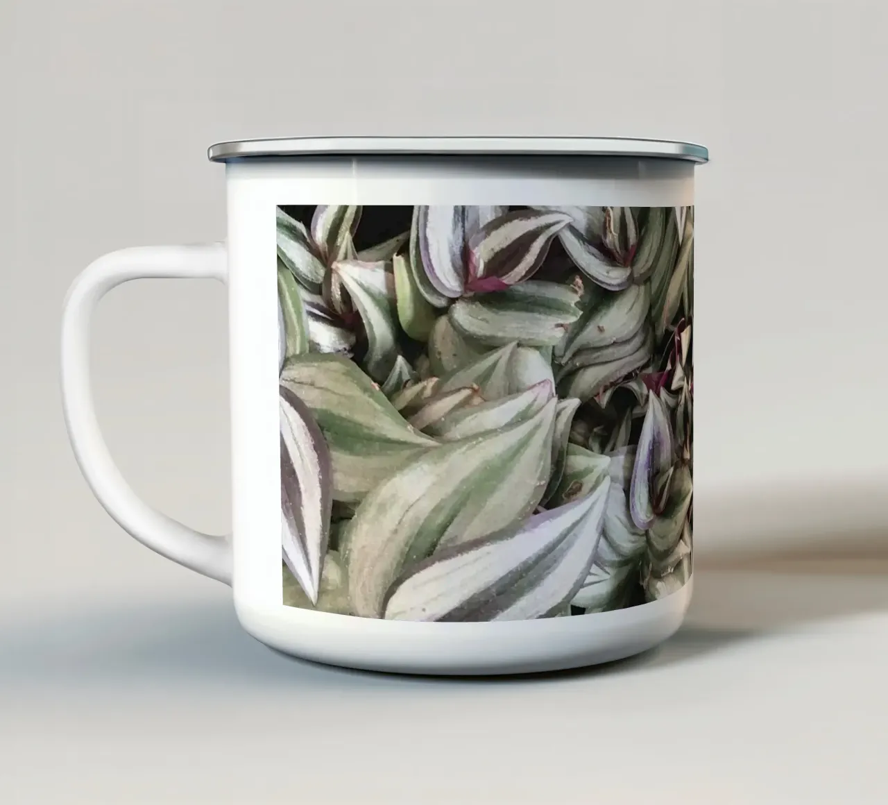 Movimento tazza in smalto da Cassia Beck Photography