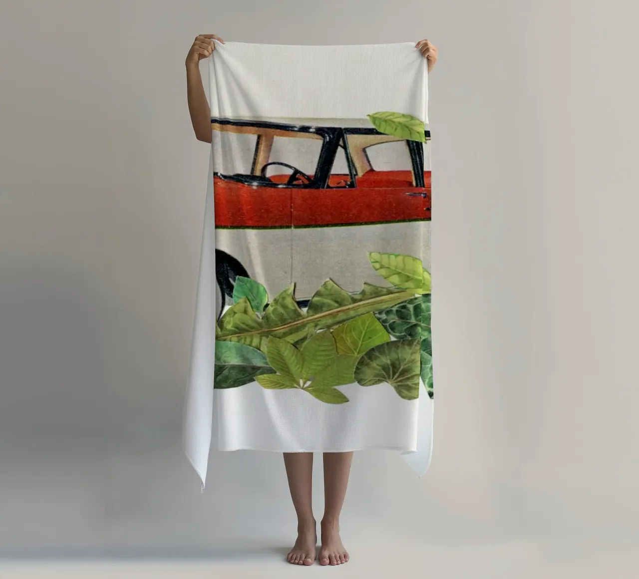 Abseits der Straße Strandtuch von Cassia Beck Collage