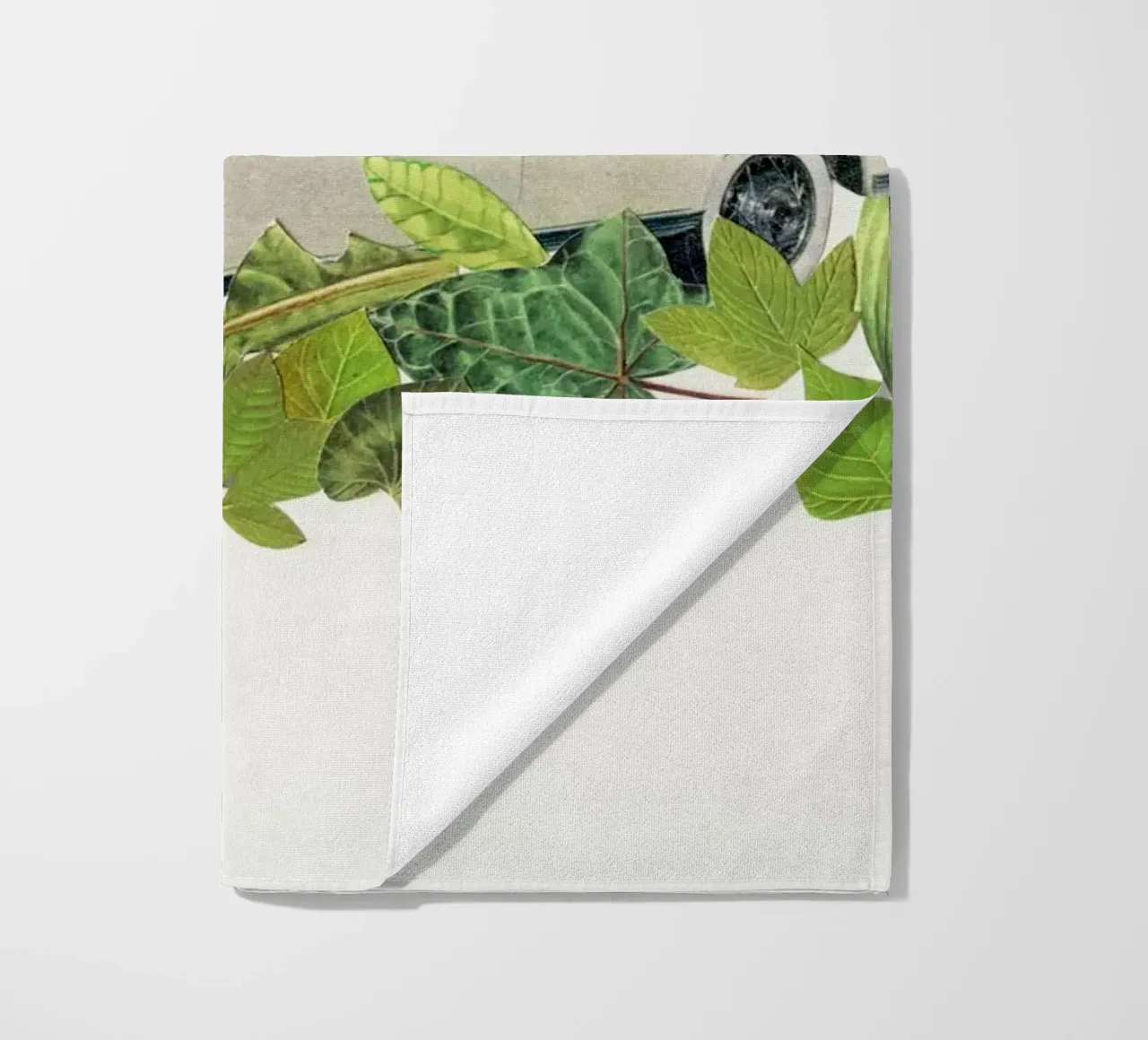 Abseits der Straße Strandtuch von Cassia Beck Collage