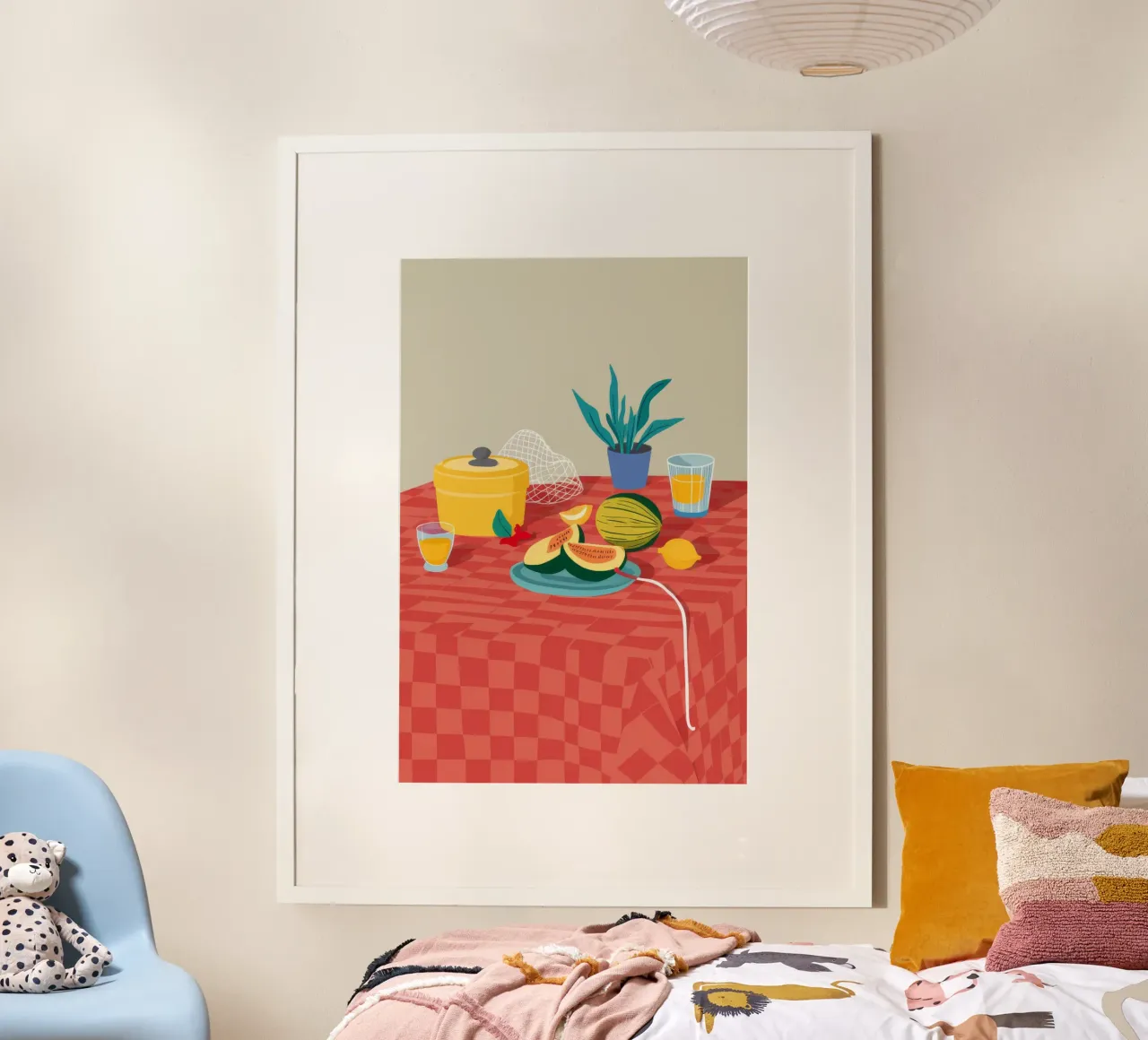 Quietud a cuadros rojos poster con marco de madera de Muse Artworks