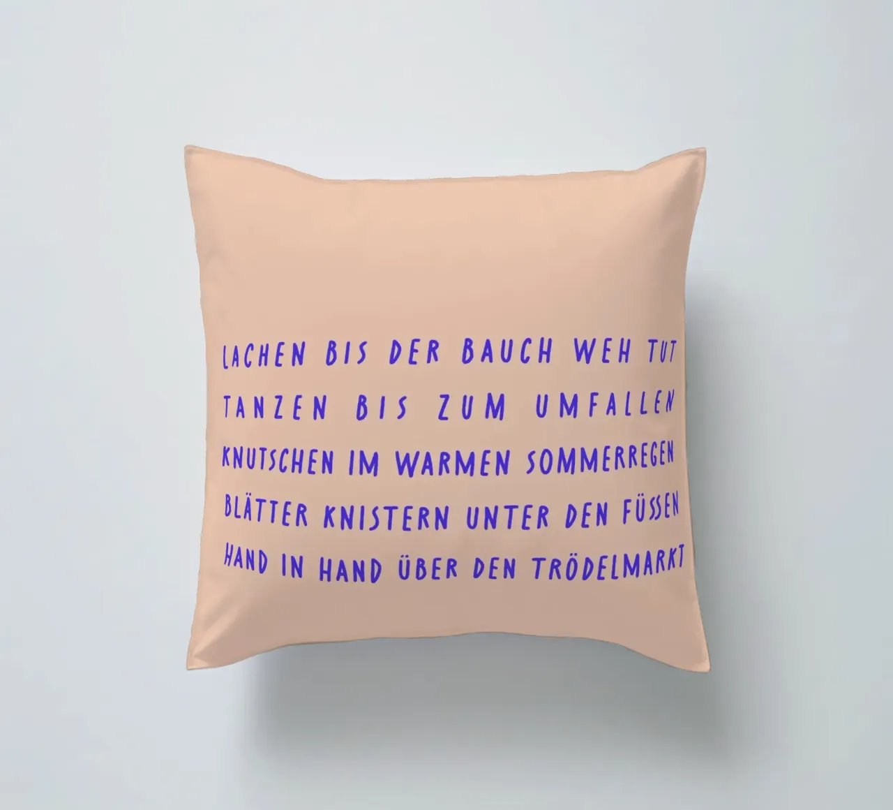 Lachen.Tanzen.Knutschen..Hand in Hand. cuscino da FRICKE DESIGN