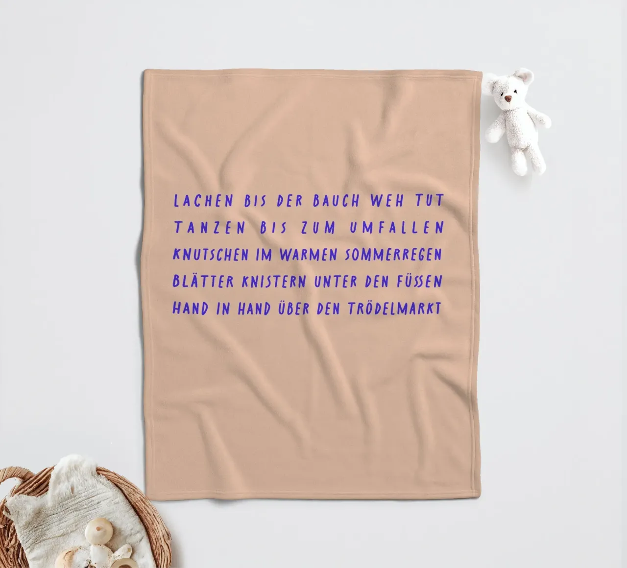 Lachen.Tanzen.Knutschen..Hand in Hand. coperta in pile da FRICKE DESIGN