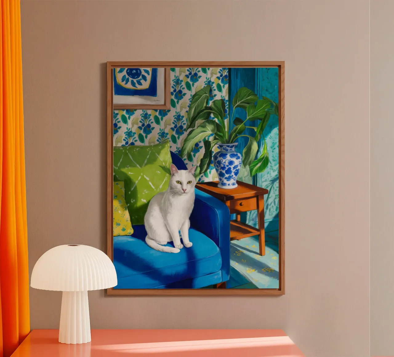 Gatto bianco Sedia blu alluminio dibond da FadeAura