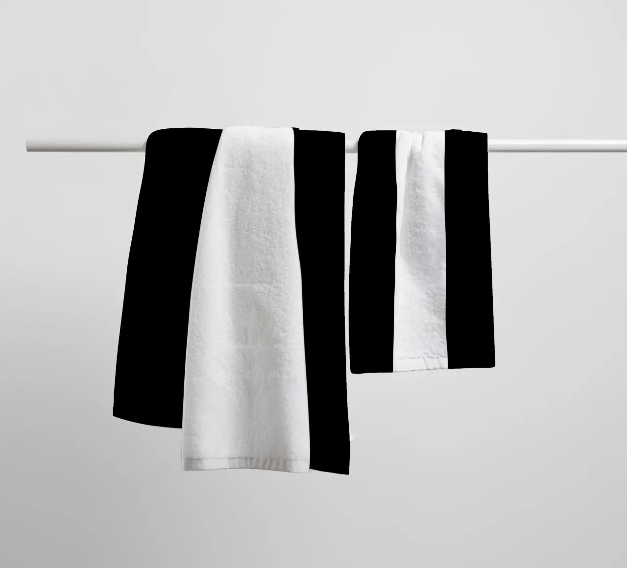 Motif de rayures noires et blanches art géométrique minimaliste serviette de bain de gulsengunel
