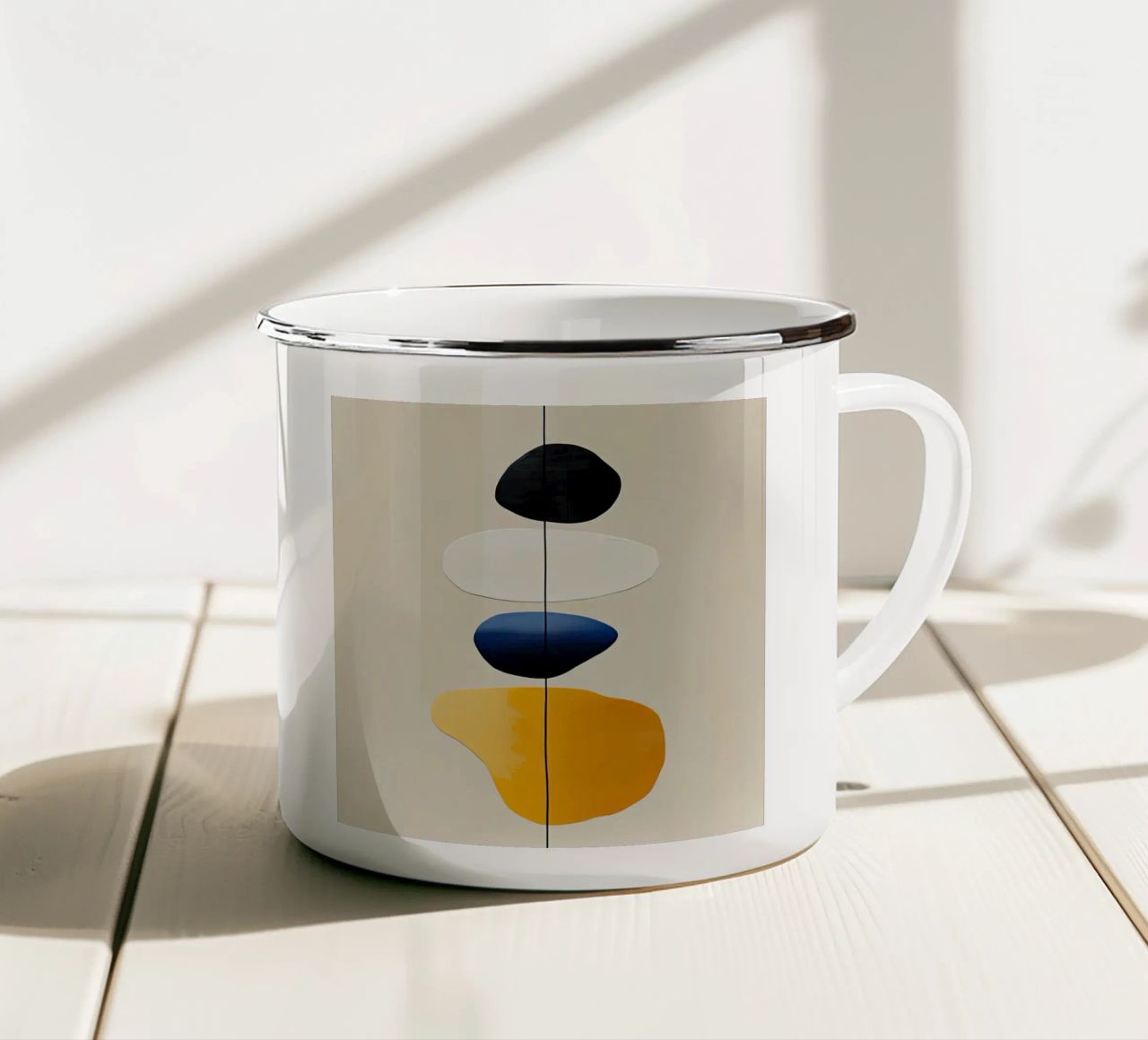 Composizione minimalista di forme impilate in giallo tazza in smalto da Artbyvo