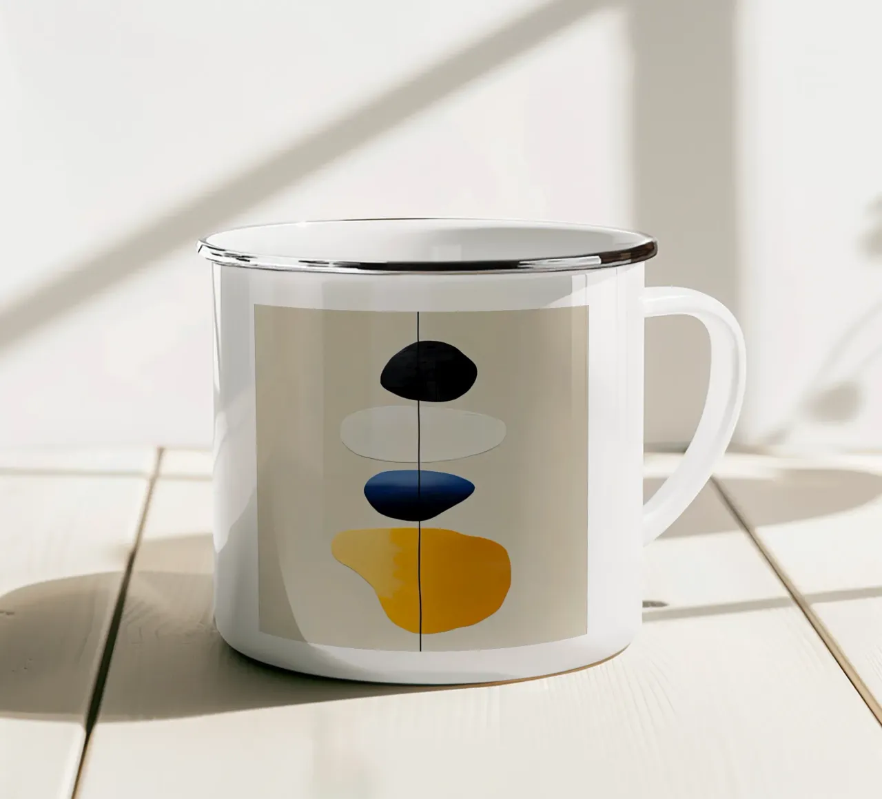 Gestapelde Vormen Minimalistische Compositie in Geel emaille mok van Artbyvo