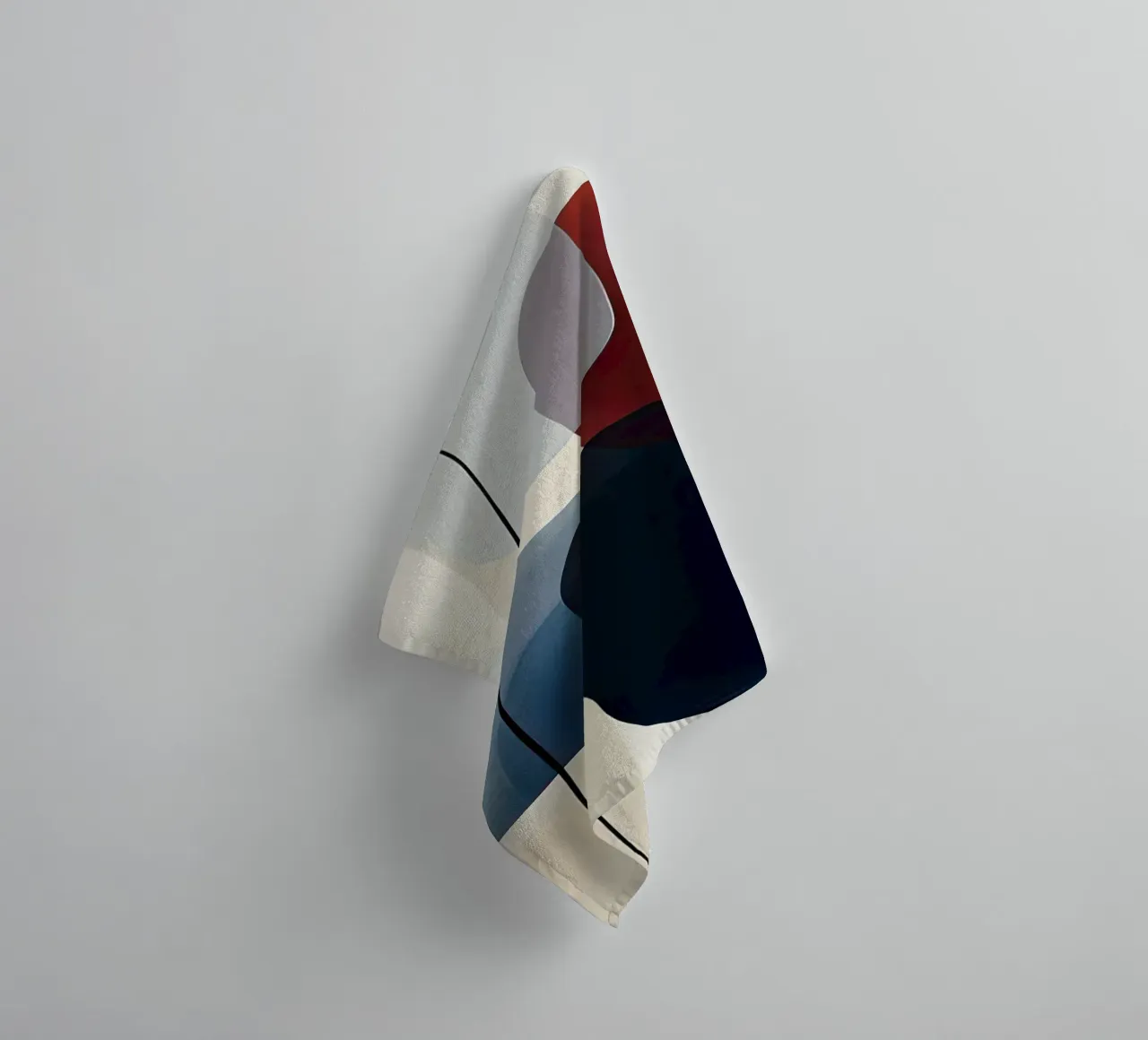 Minimalistische geschwungene Geometrie in Marineblau und Rot Handtuch von Artbyvo