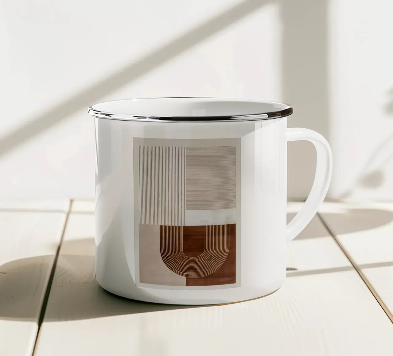 Linee astratte nei toni caldi del beige e del marrone tazza in smalto da Autofocus