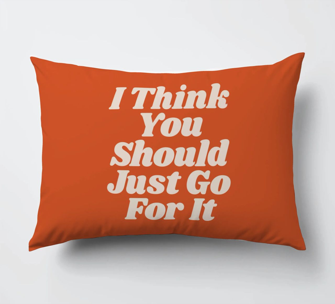 Penso che dovreste scegliere di farlo e basta Typografie Design cuscino da THE MOTIVATED TYPE