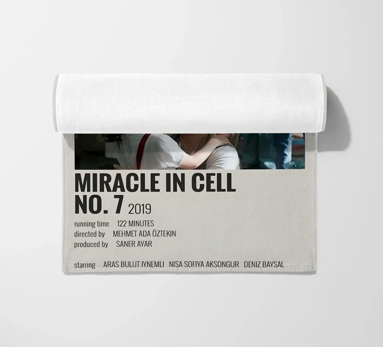 MIRACLE IN CELL NO. 7 2019 telo mare da MVFminimalist
