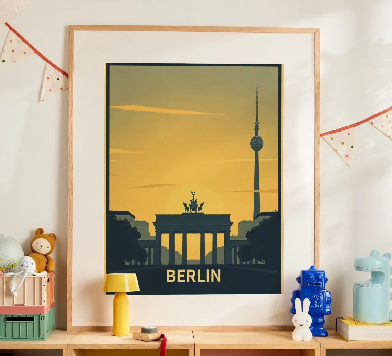 Berlino calda -Vintage Travel poster con telaio in alluminio da HicksShop