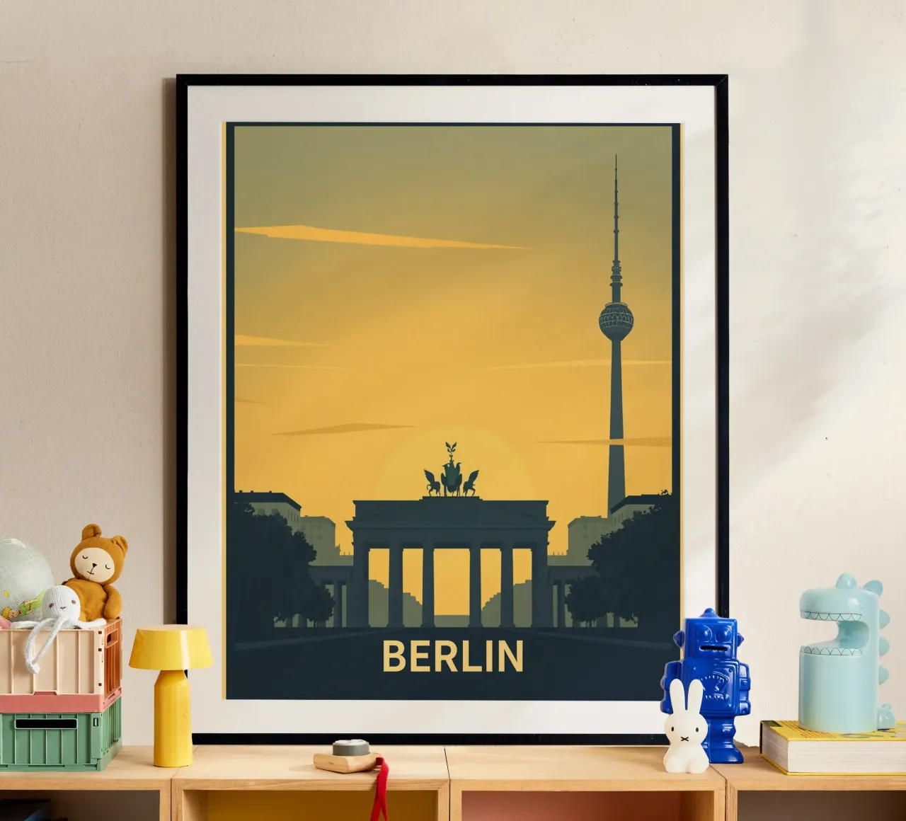 Berlino calda -Vintage Travel poster con telaio in alluminio da HicksShop