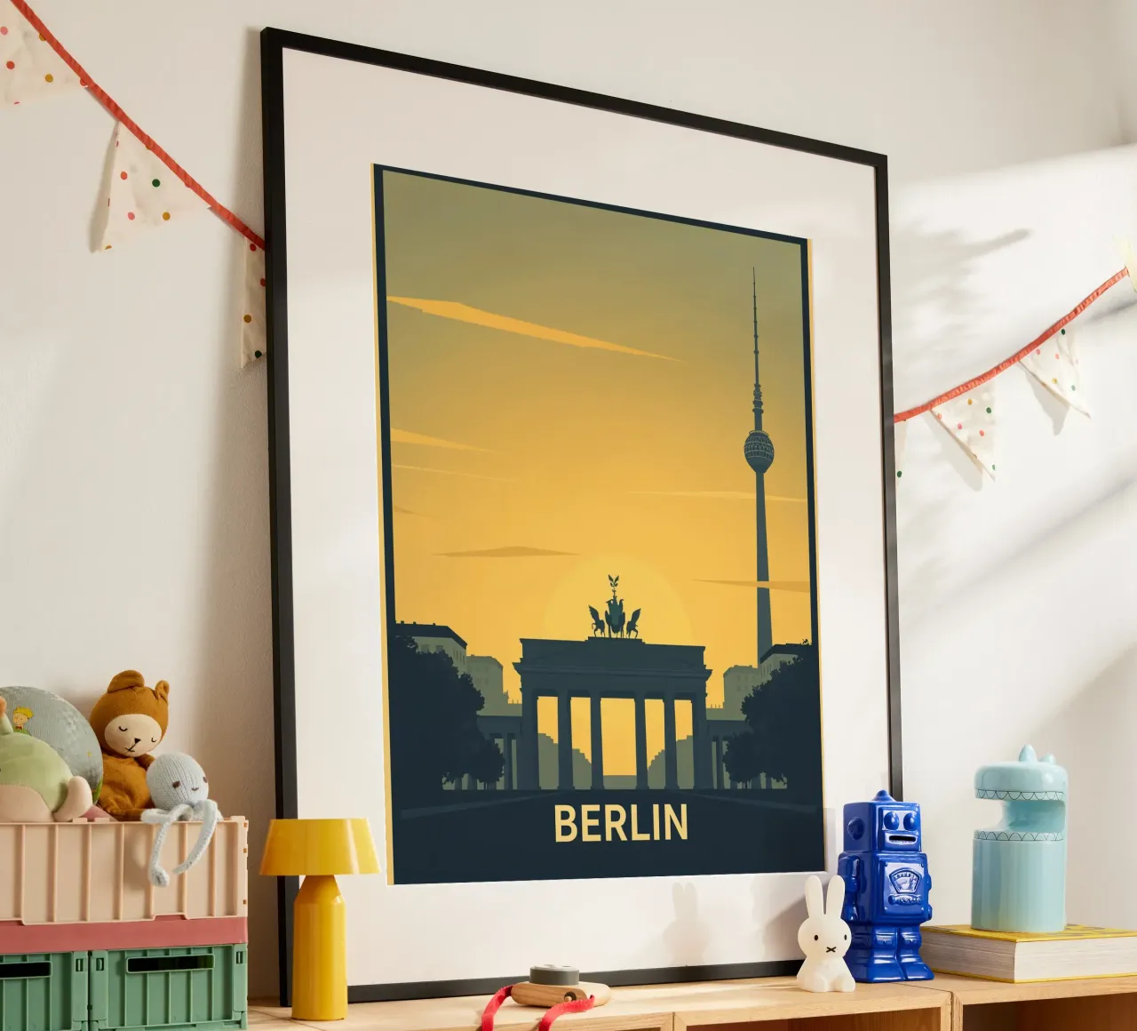 Berlino calda -Vintage Travel poster con telaio in alluminio da HicksShop