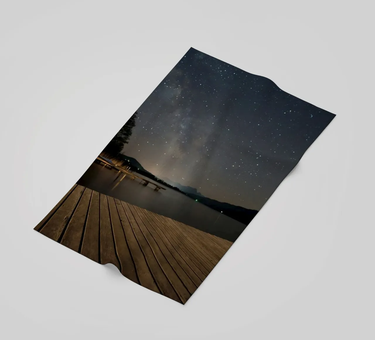 cielo stellato su acqua calma telo mare da space words
