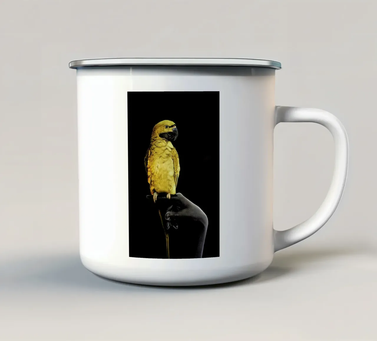 Golden Parrot tazza in smalto da Wouter Rikken