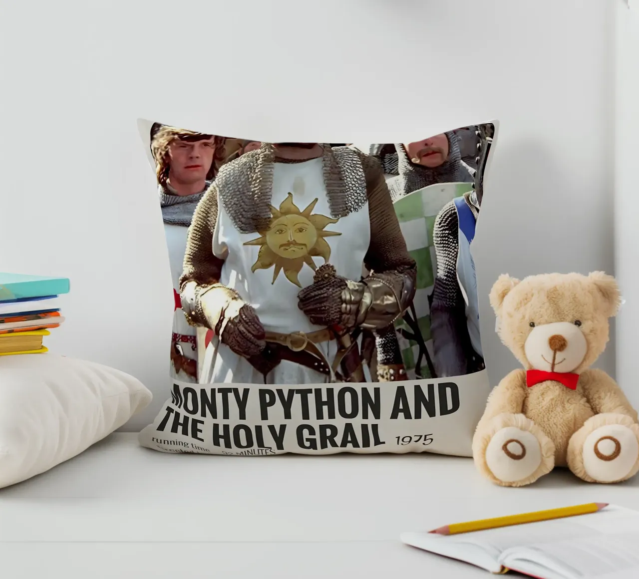MONTY PYTHON AND THE HOLY GRAIL 1975 cuscino da MVFminimalist