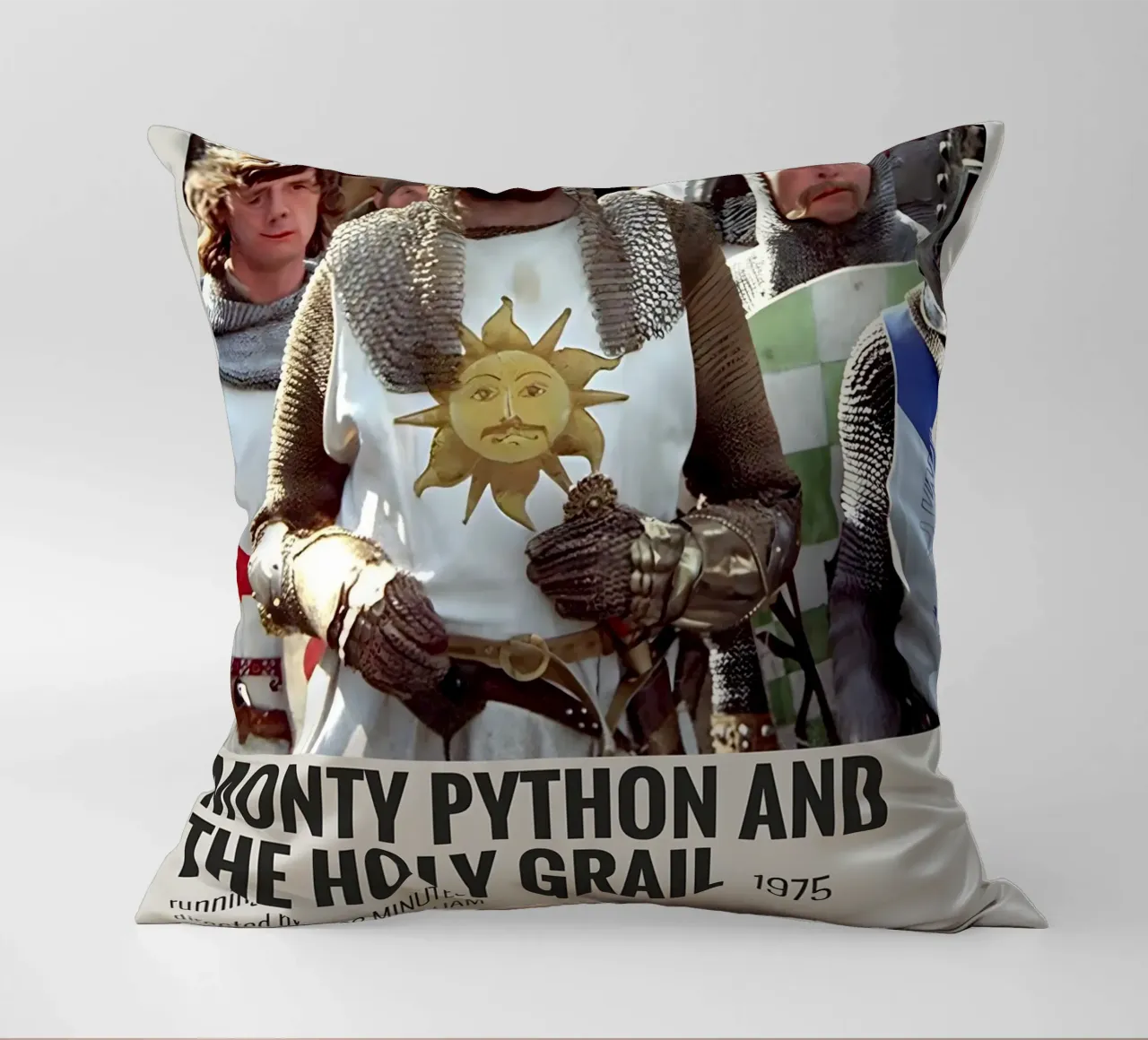 MONTY PYTHON AND THE HOLY GRAIL 1975 cuscino da MVFminimalist