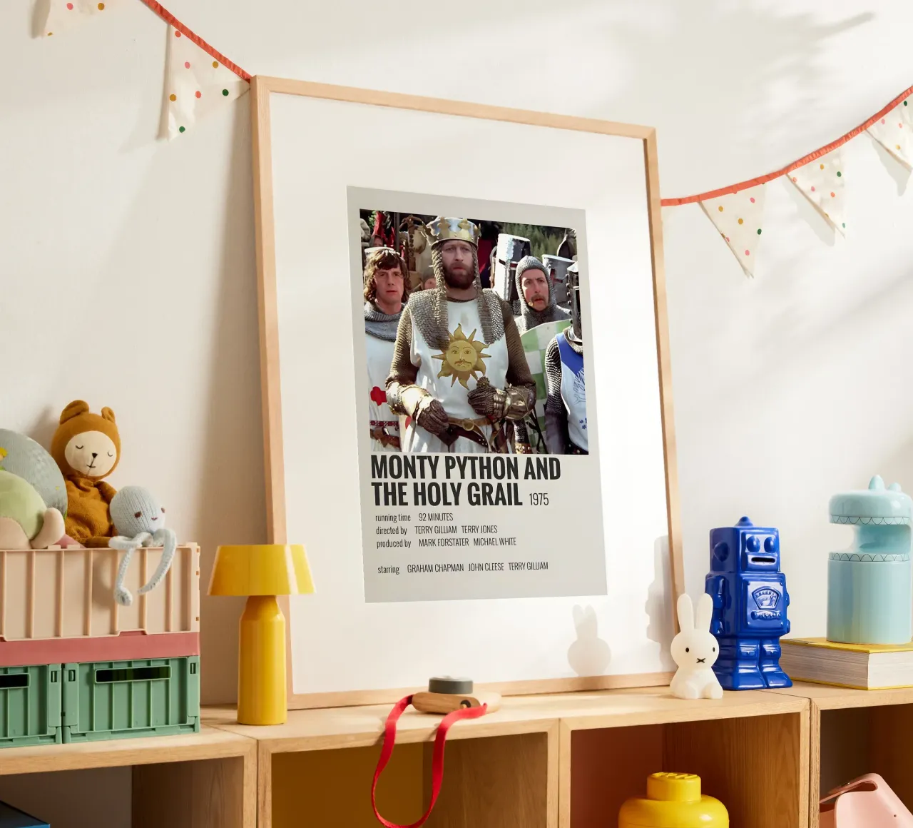 MONTY PYTHON AND THE HOLY GRAIL 1975 poster con telaio in legno da MVFminimalist