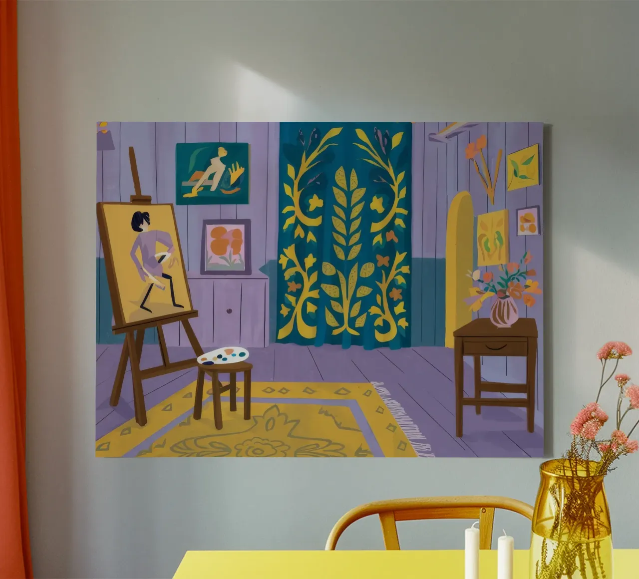 Kunstenaar in gele studio canvas met Baklijst van Tiga Bersama
