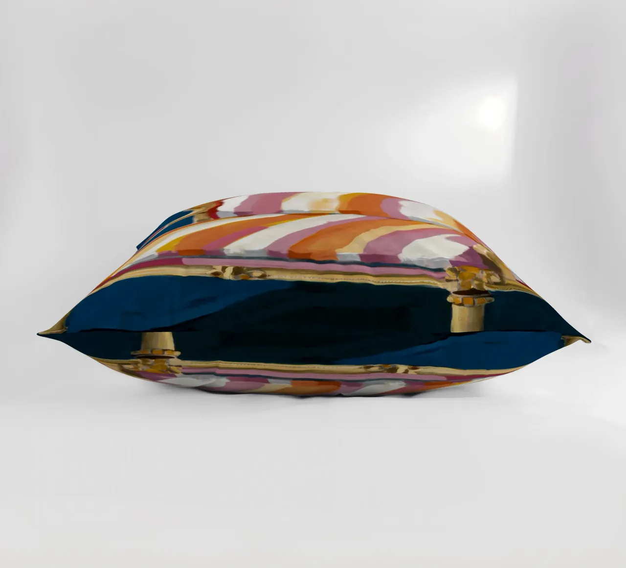 Eleganza Bergere a righe cuscino da Tiga Bersama
