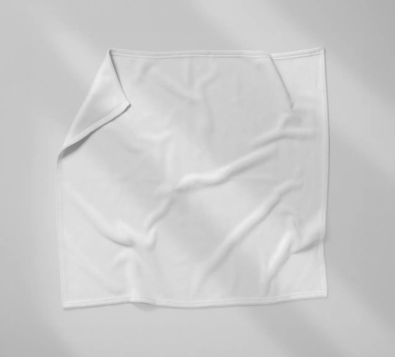 Daffodil Shadow Play fleece blanket by Tiga Bersama