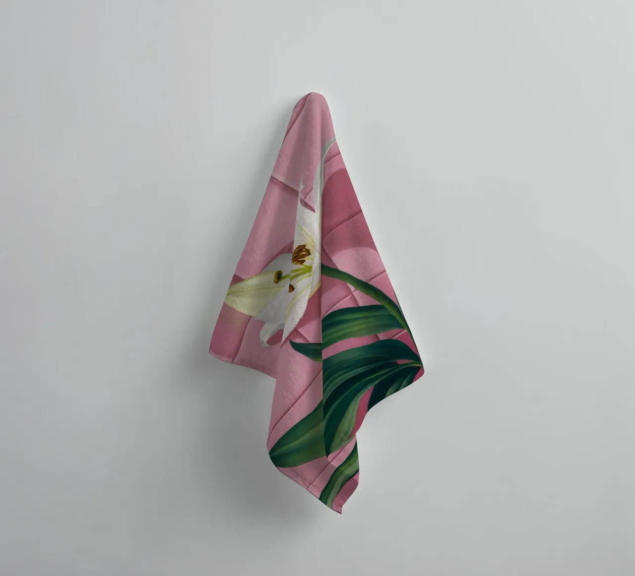 Piastrella rosa giglio bianco asciugamano da bagno da Pan Denim