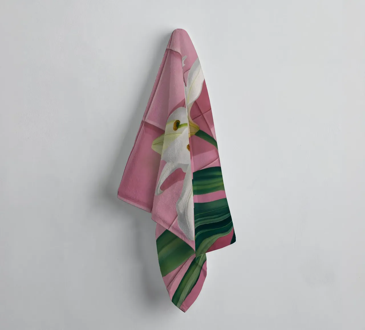 Piastrella rosa giglio bianco asciugamano da bagno da Pan Denim