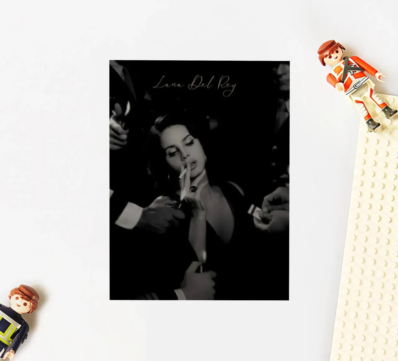 Vrouw Sigaret Lana Del rey sticker van Black And White