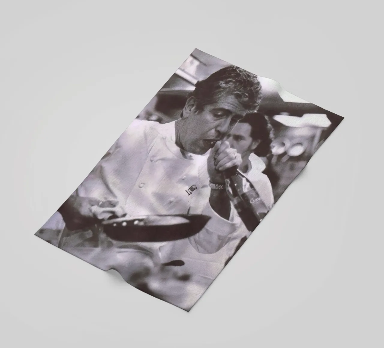 Cucinare e aprire la birra Anthony Bourdain telo mare da Black And White