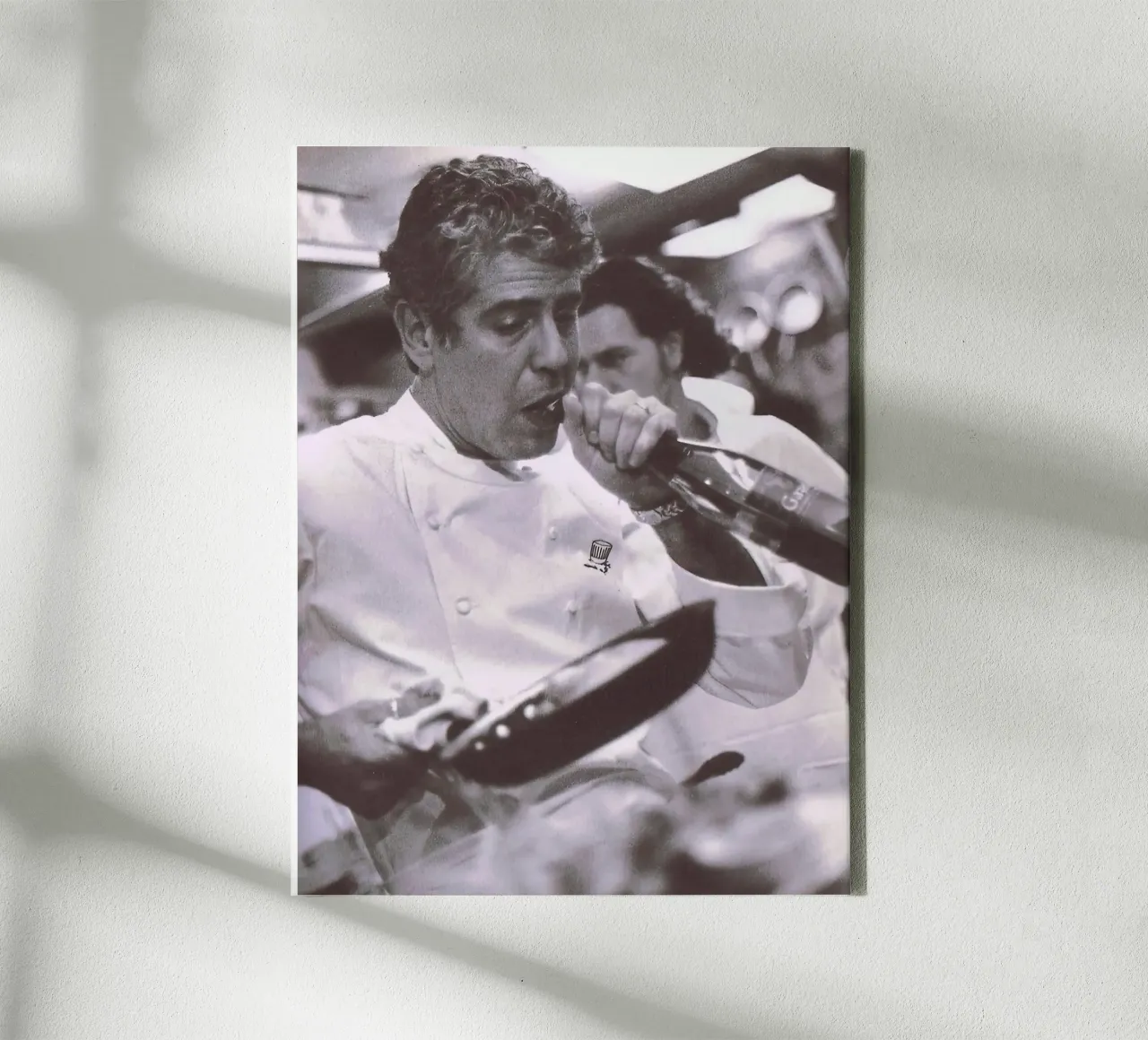 Cucinare e aprire la birra Anthony Bourdain tela da Black And White