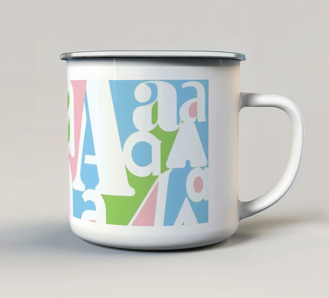 Alphabetti tazza in smalto da Catherine Aguilar