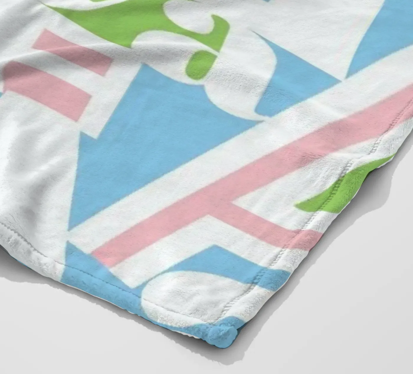 Alphabetti Fleecedecke von Catherine Aguilar