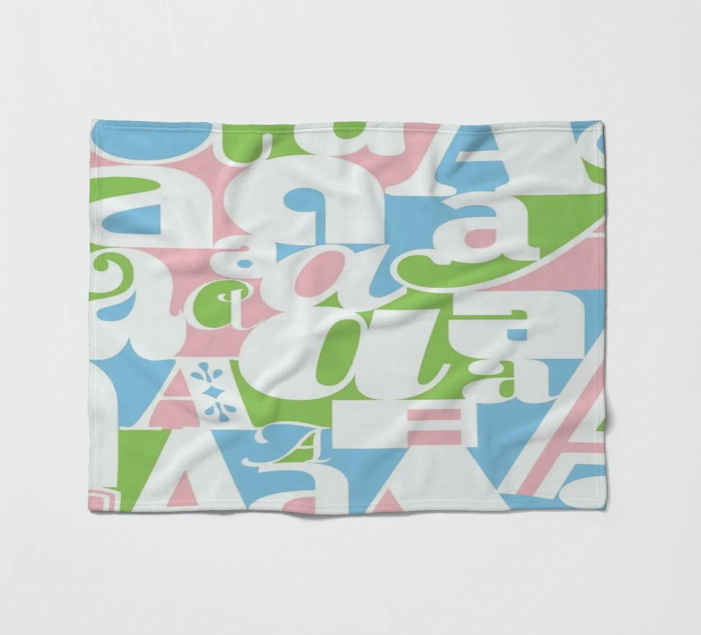 Alphabetti Fleecedecke von Catherine Aguilar