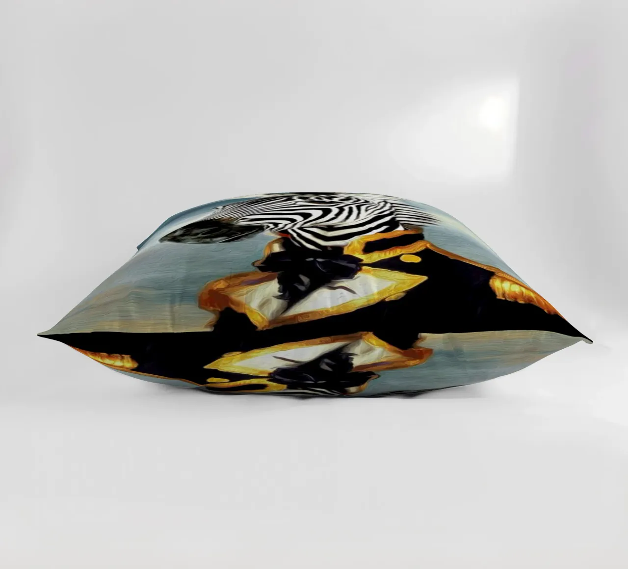 Zahir decorative cushion by Tein Lucasson