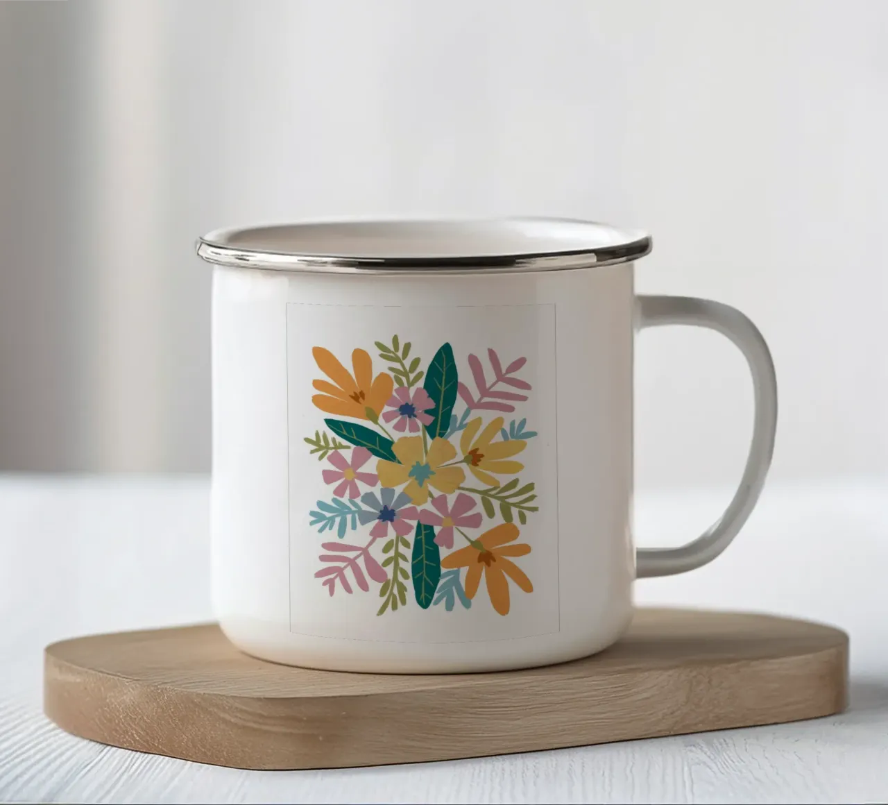 Studio floreale decostruito tazza in smalto da Tiga Bersama