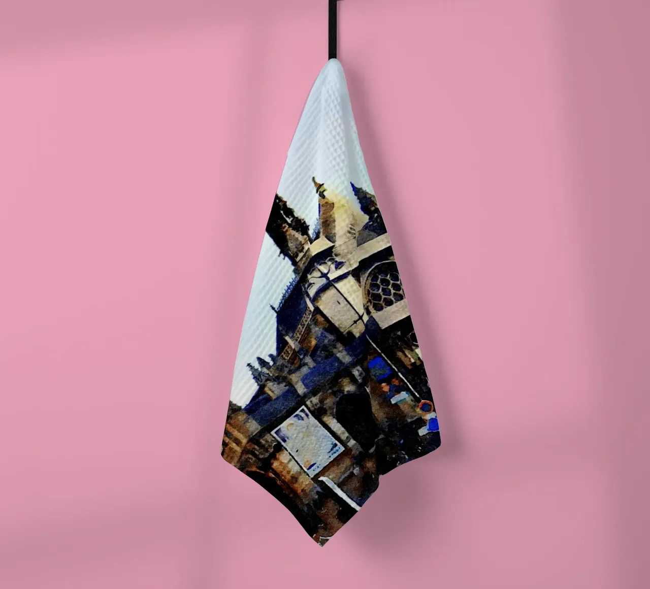 Eine Kirche in Paris Geschirrtuch von Massimo Frascogna