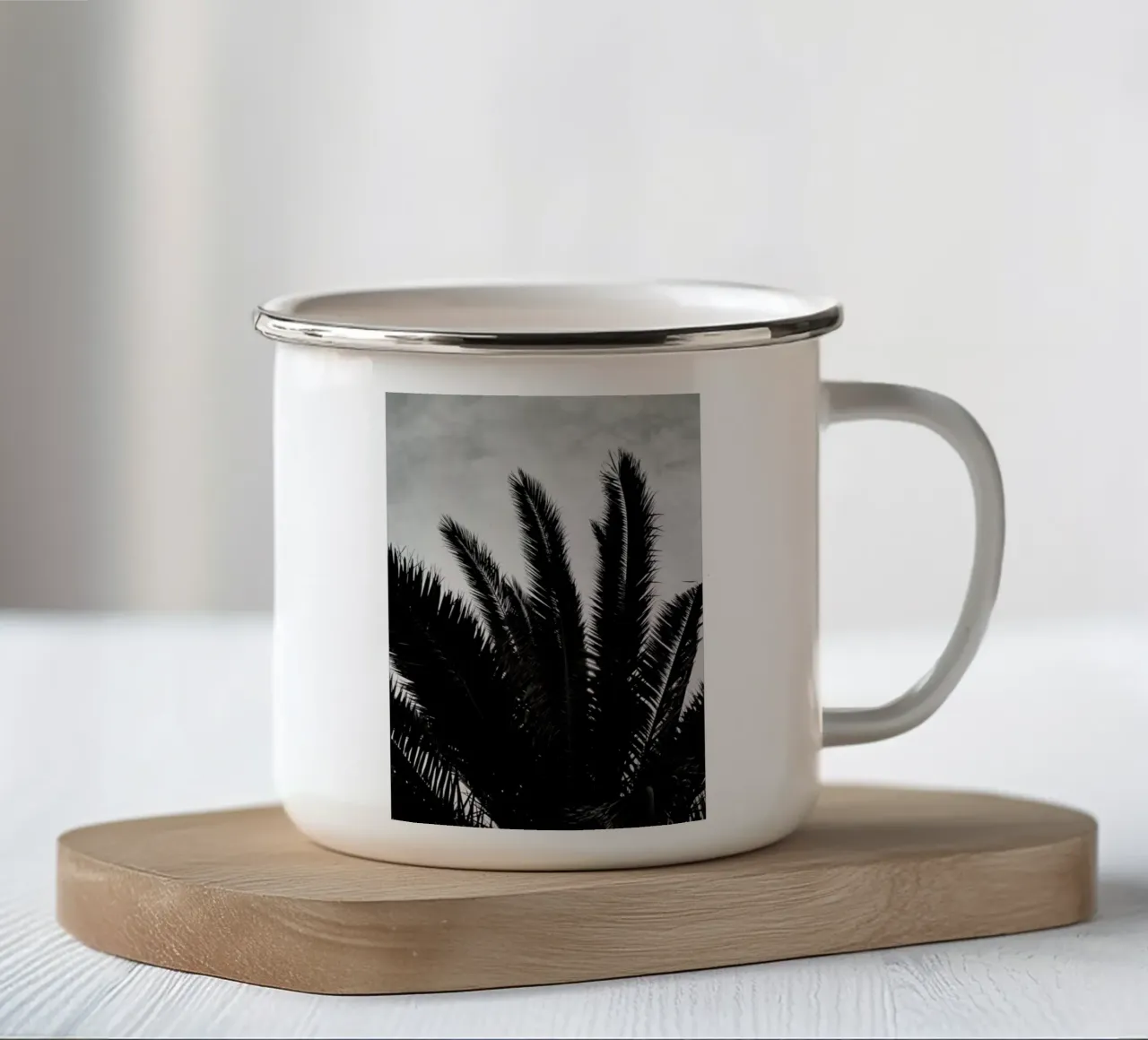 Palm Beach La tazza in smalto da Sebastian Hilgetag