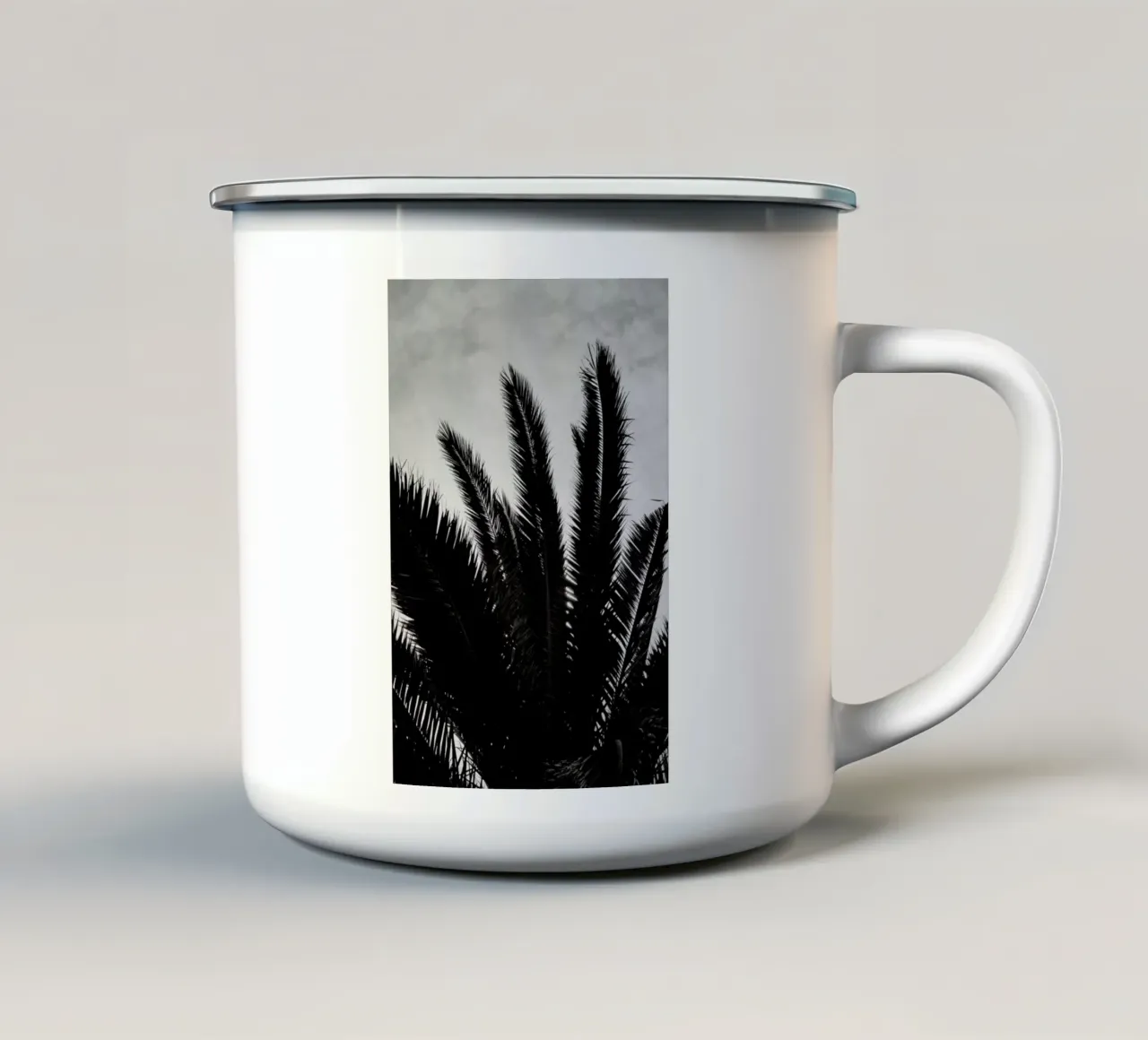 Palm Beach La tazza in smalto da Sebastian Hilgetag