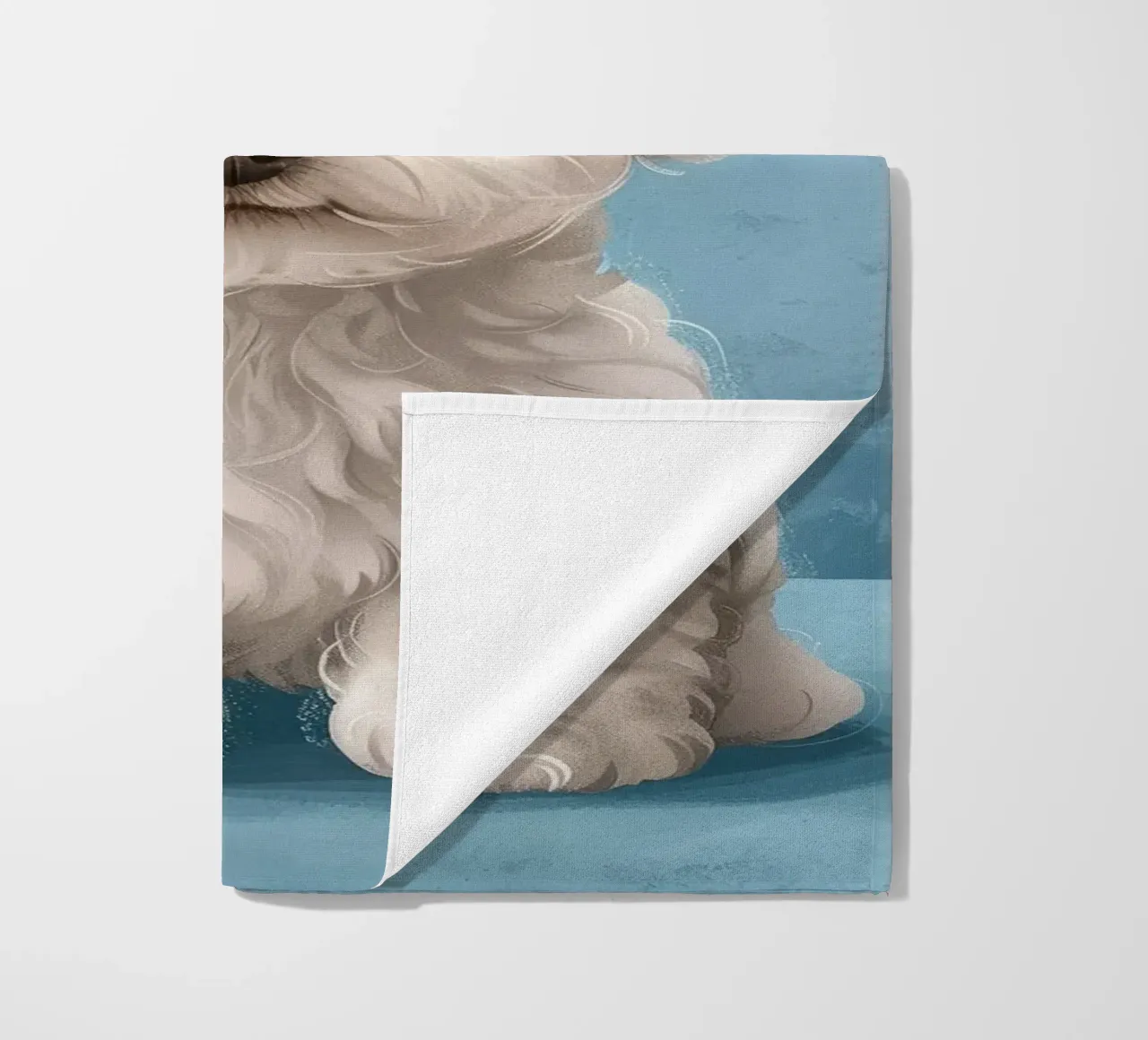 Speelse puppy: De onschuldige Bichon Frise poseert met charme strandhanddoek van DesignDoodle