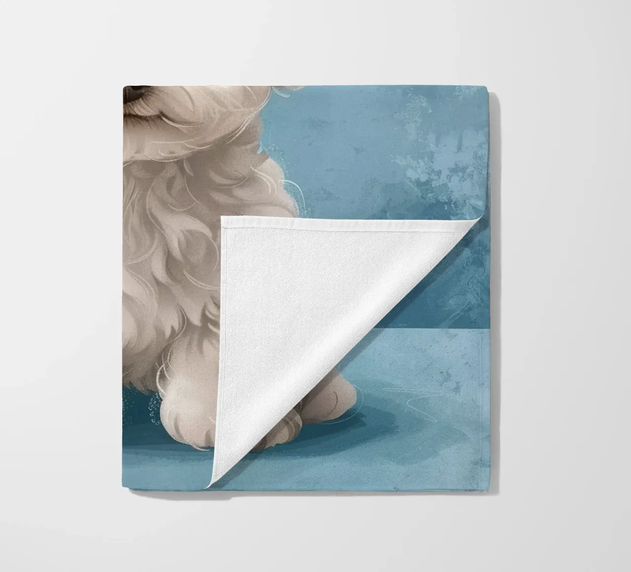 Speelse puppy: De onschuldige Bichon Frise poseert met charme strandhanddoek van DesignDoodle