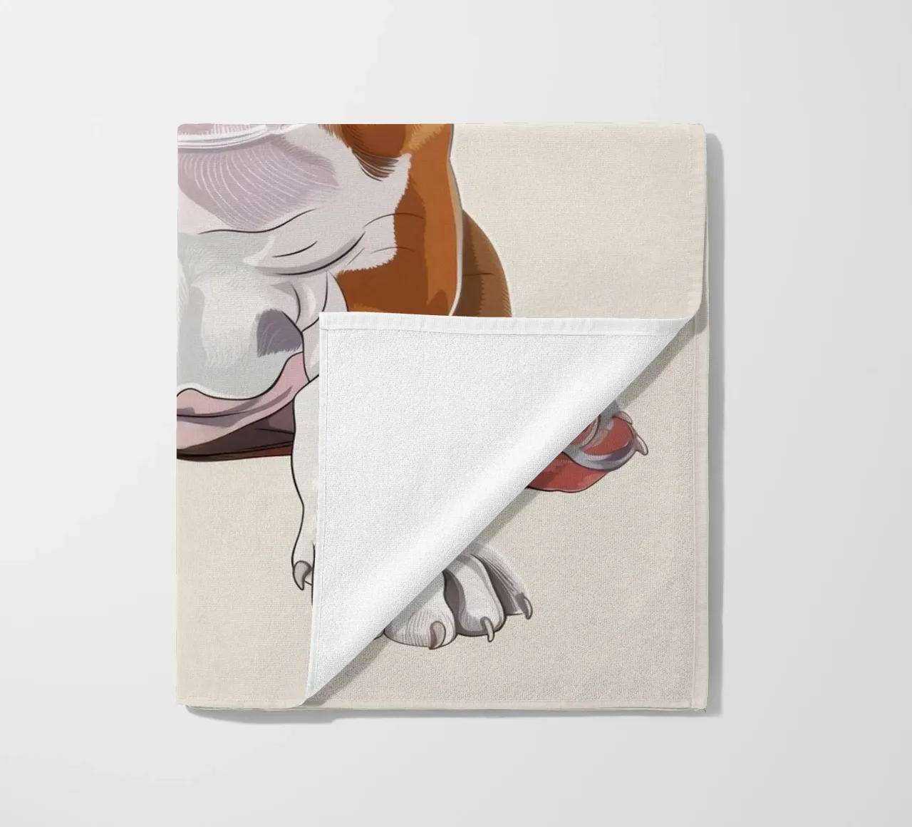 Bulldog gentile: Un ritratto dell'innocenza telo mare da DesignDoodle