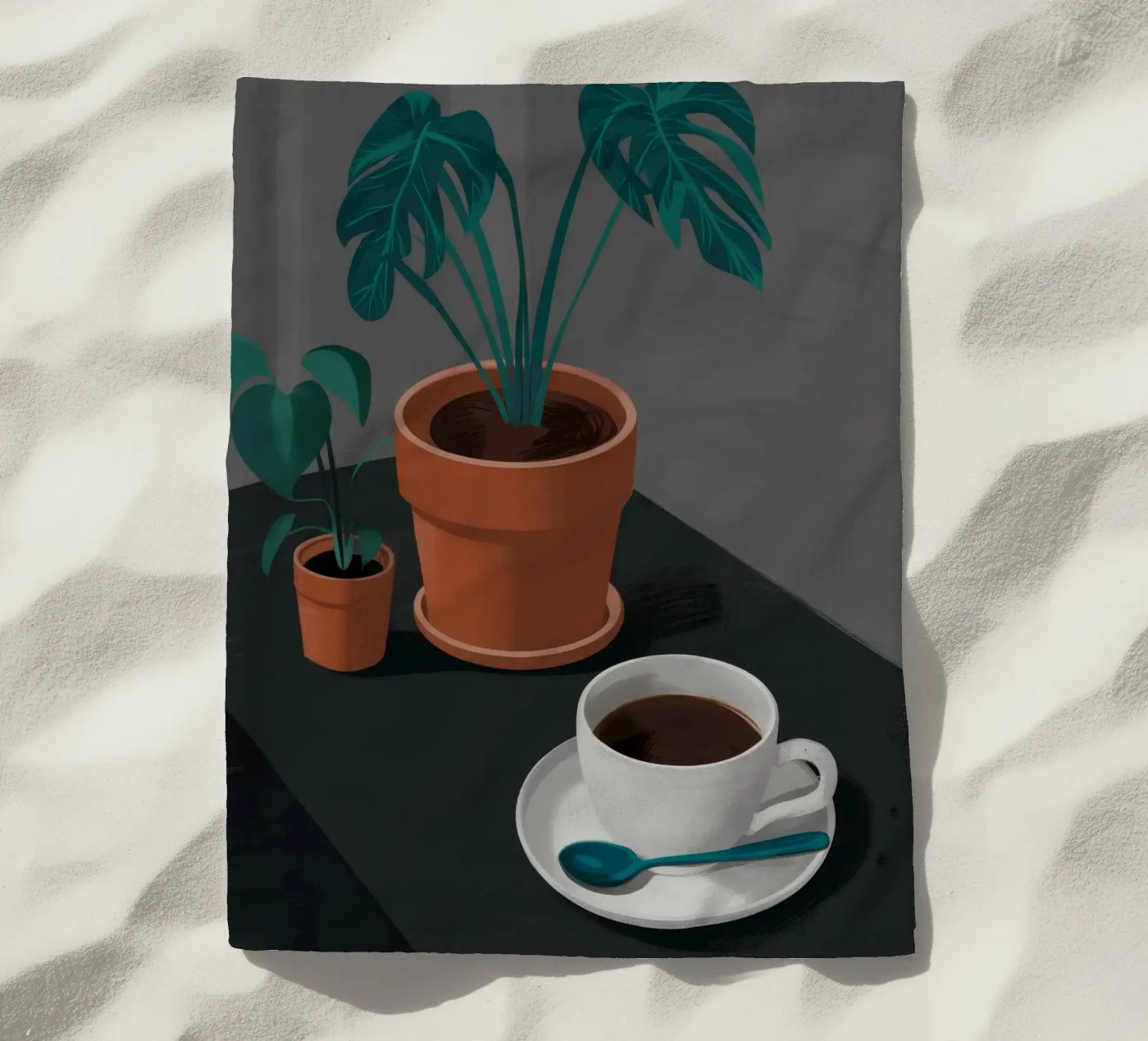 Café et Monstera serviette de plage de FadeAura