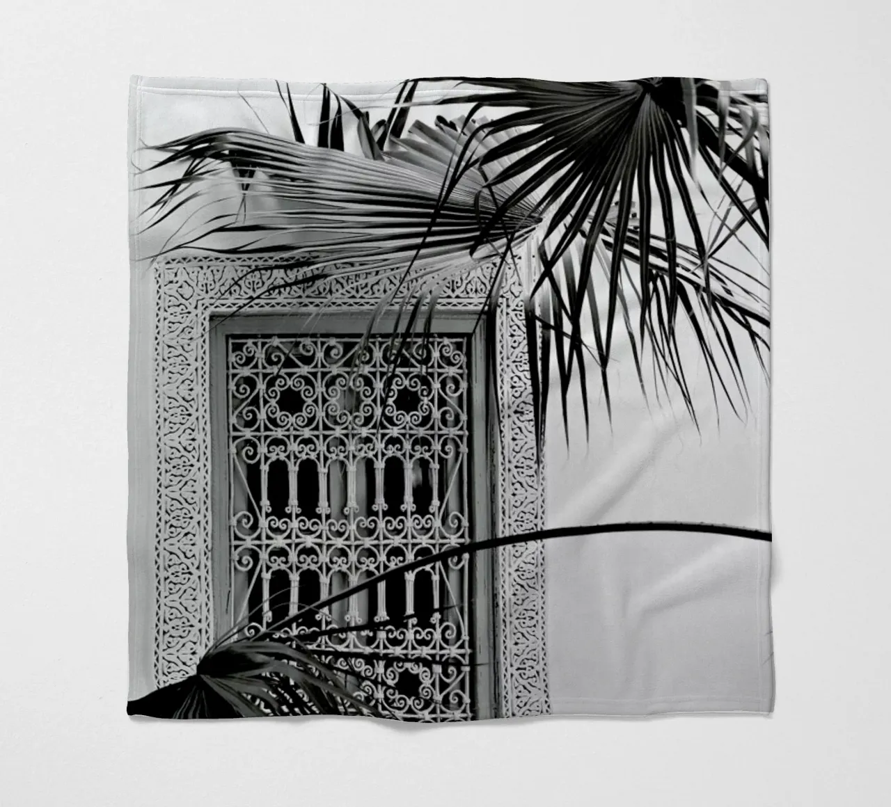 Orient Palms & Garden Dreams Black & White Edition coperta in pile da Studio Nahili