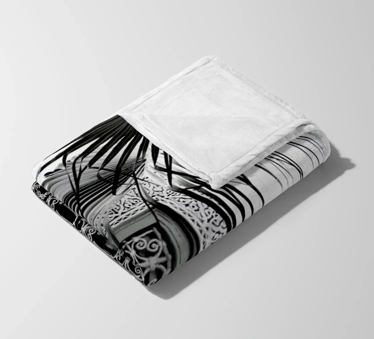 Orient Palms & Garden Dreams Black & White Edition coperta in pile da Studio Nahili