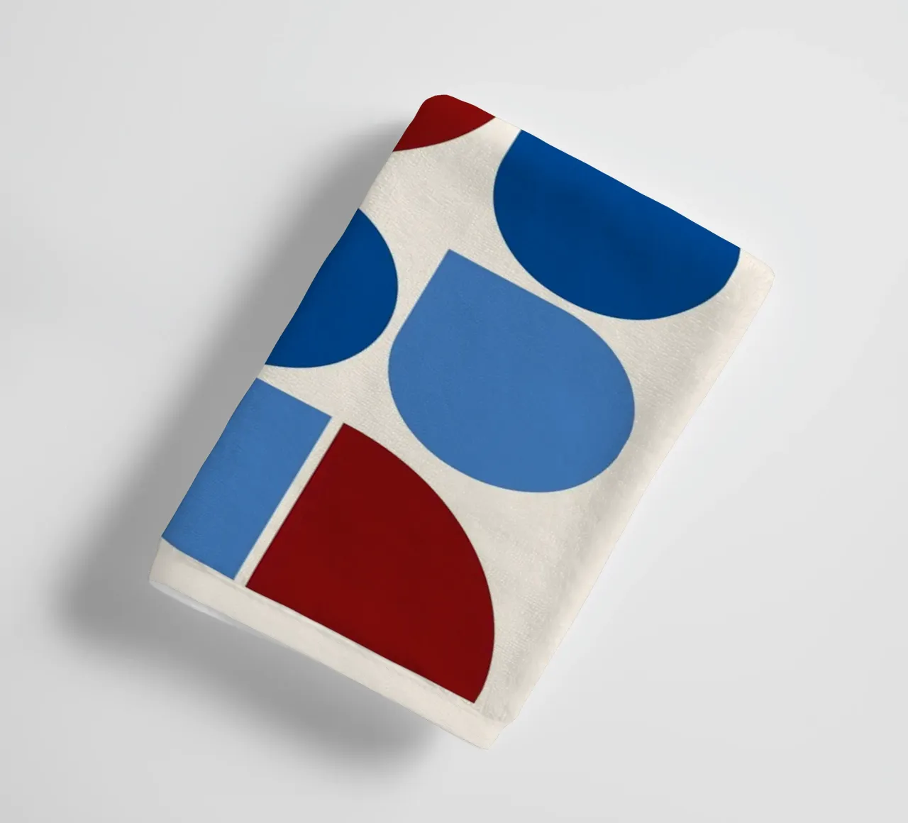 Bauhaus Geometrie Poster - Figuratief ontwerp in blauw & rood badhanddoek van Casa Calm
