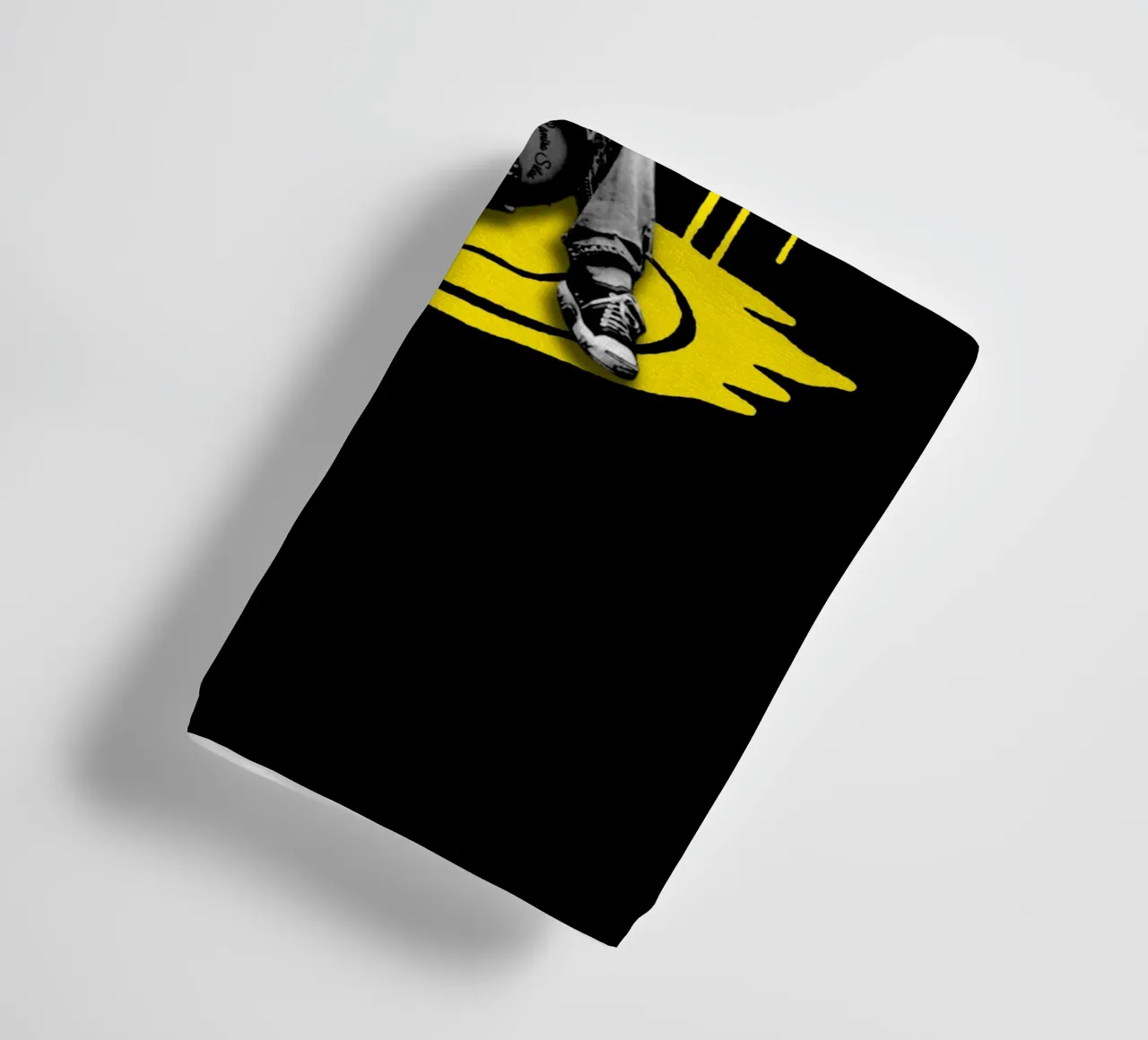 Dlewer Style - Kurt Cobain towel by https://www.juniqe.com/uk/shop/Henndraws