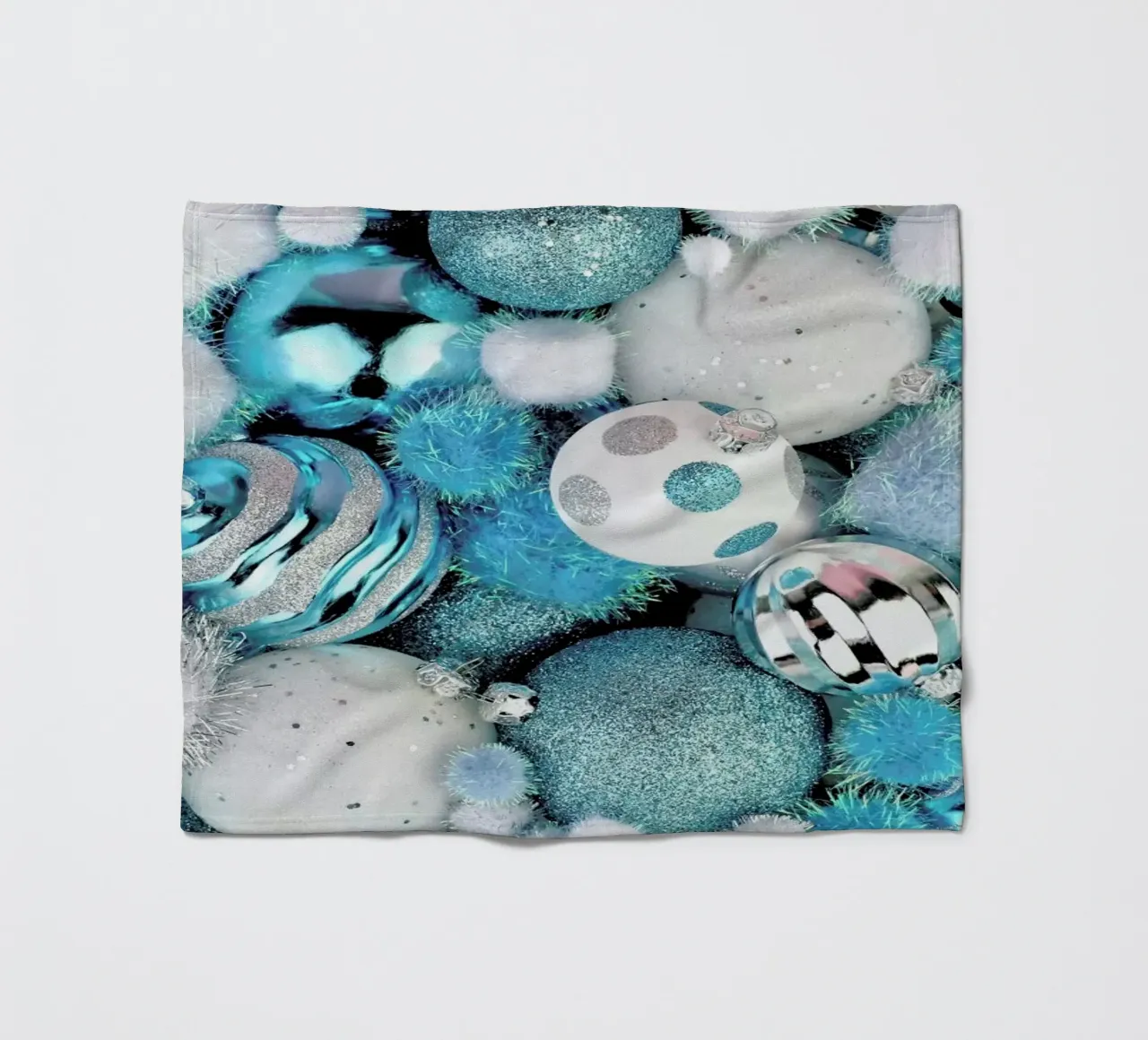 Ornaments coperta in pile da Juj Winn